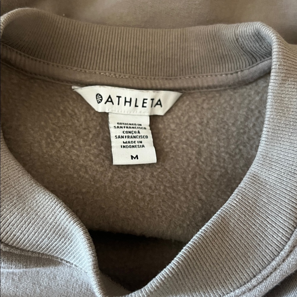 Athleta Easy Fleece Relaxed Crew
Sweatshirt - Picture 12 of 13